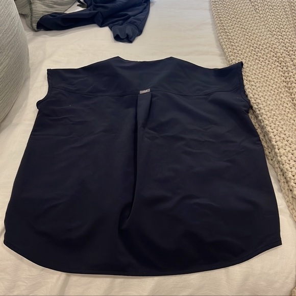 Figs Rafaela Scrub Top in quiet navy, XS - Picture 2 of 3